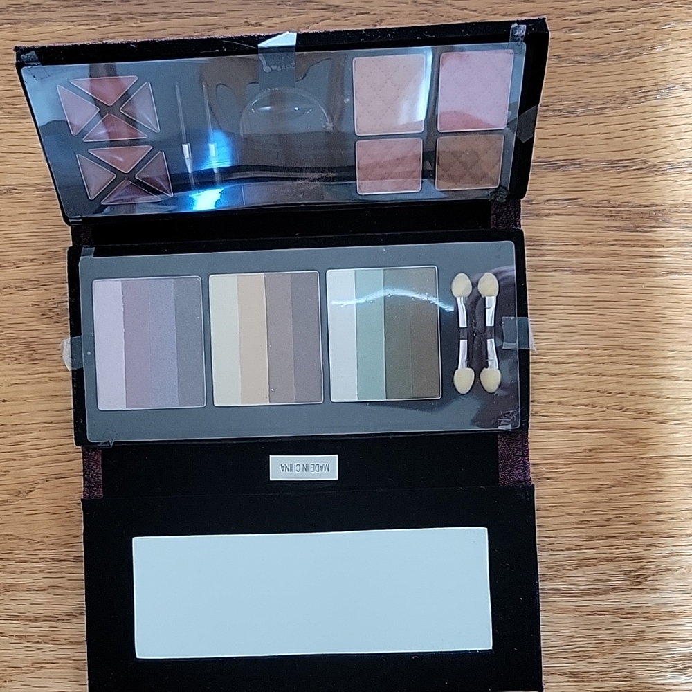 Make-Up Clutch